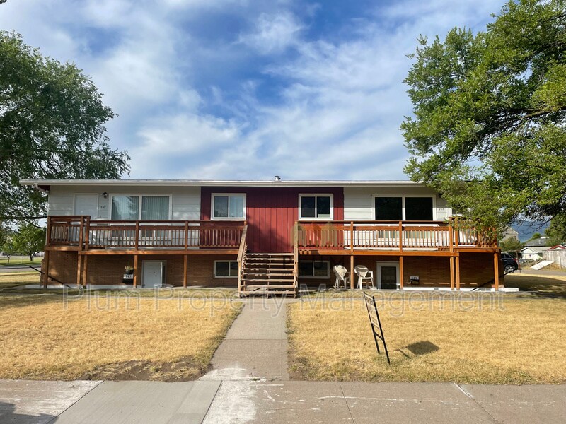 Primary Photo - 205 Knowles St