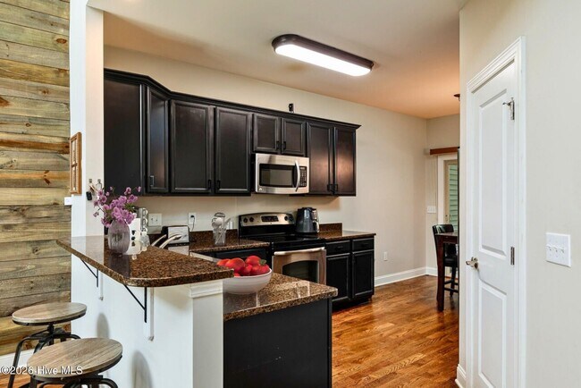 Foto del edificio - 22 Cypress Cir