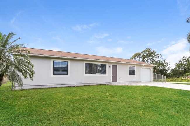 Foto del edificio - 1022 SW Jacqueline Ave
