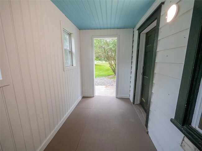 Building Photo - 11 Glen Arden Dr