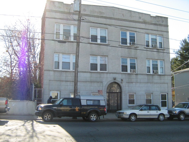 Foto del edificio - 200 W Englewood Ave