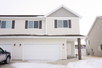 Building Photo - 1337 5th St NW