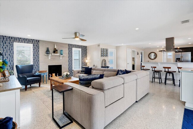 Foto del edificio - 280 Belvedere Ct