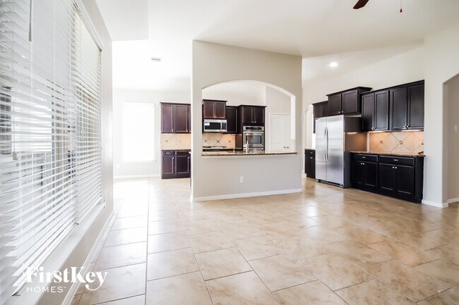 Foto del edificio - 18030 Dorman Draw Ln