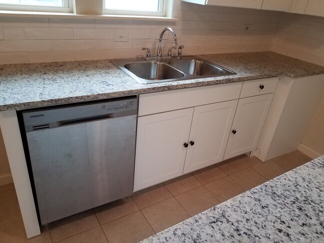 Foto del edificio - 1016 Center St