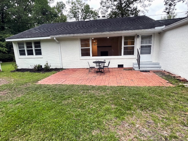 Foto del edificio - 657 Wildwood Rd