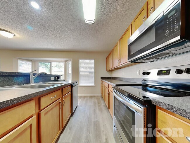 Foto del edificio - 7134 Beekman Lake Dr