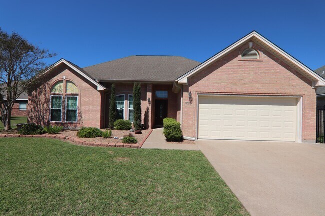 Building Photo - 3555 Lake Arthur Dr