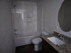 Building Photo - 108 1/2 Surrey Ln 700A