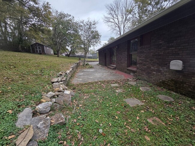 Building Photo - 148 Tanglewood Dr