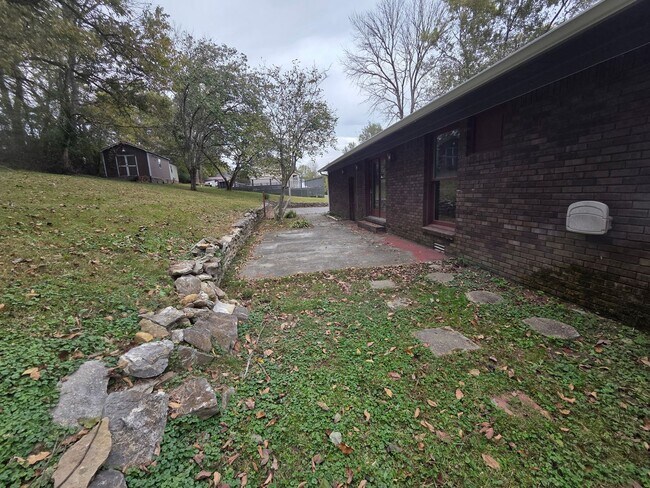 Building Photo - Charming 3BR/2BA Home in Woodbury!