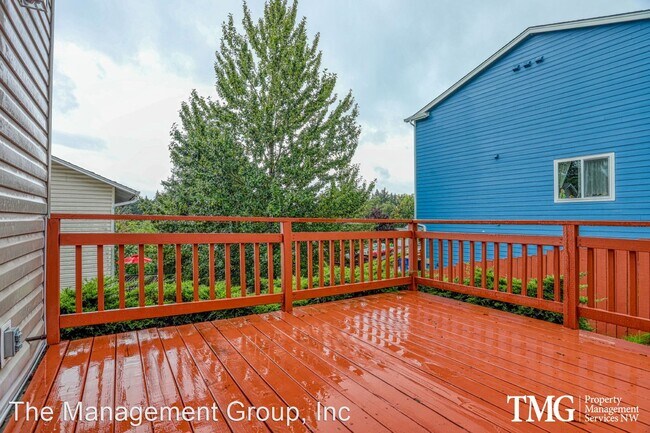 Building Photo - 2 br, 1.5 bath House - 811 NW Logan Street