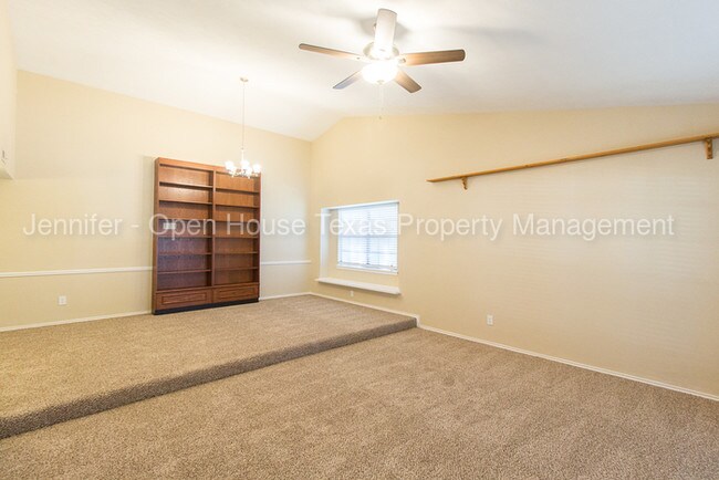 Building Photo - 1325 Jabbet Dr, Plano, TX 75025