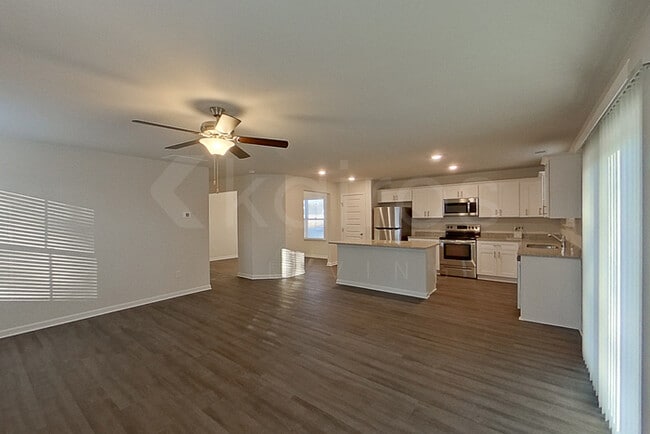 Building Photo - 120 Western Red Cedar Dr