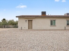 Building Photo - 358 W Elvira Rd