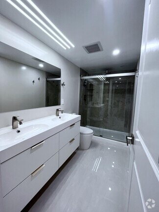 Building Photo - 1731 Presidential Way