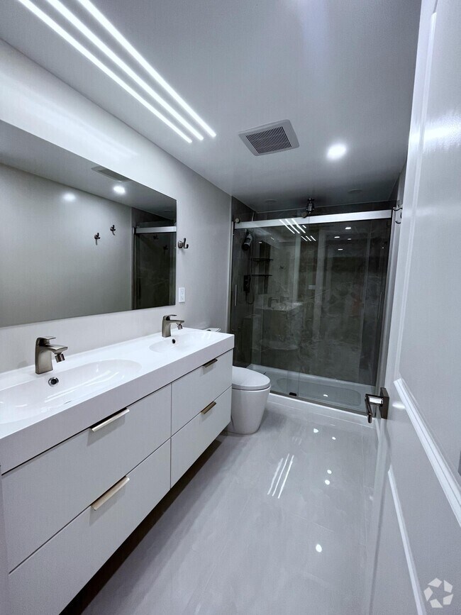 Building Photo - 1731 Presidential Way