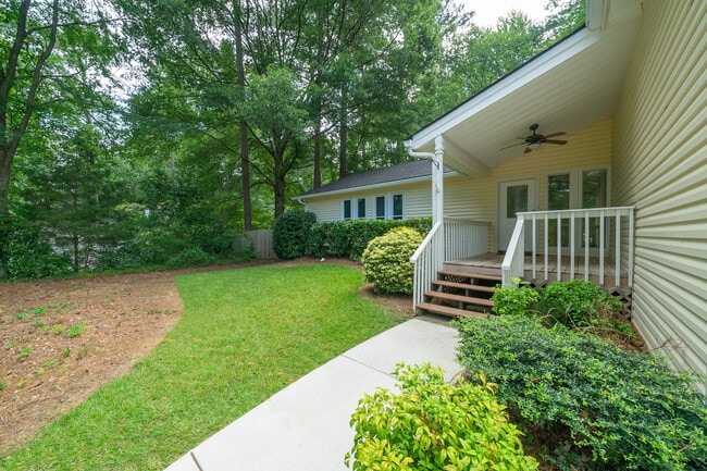 Photo - 170 Cedar Trace (Roswell, GA) House