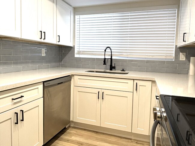 Foto del edificio - 13327 N 26th Ave