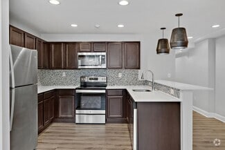 Building Photo - 536 Madison Ave