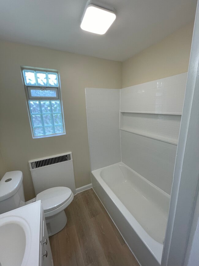 Bathroom - 1132 Franklin Ave