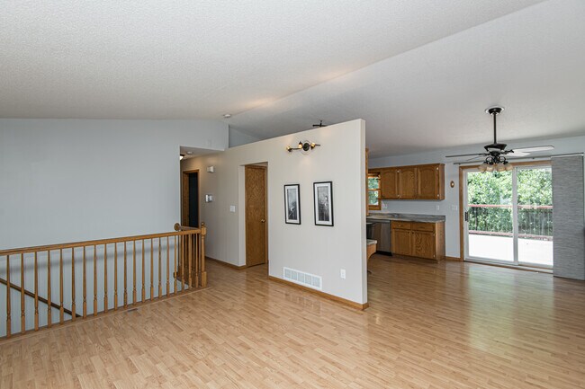 Foto del edificio - 5019 25th Ave NW