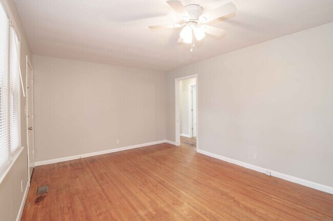 Foto del edificio - 402 Britton Springs Rd