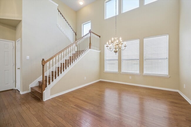 Building Photo - 19010 Country Square Dr