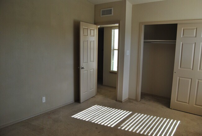 Foto del edificio - 4029 Hueco Land Ln