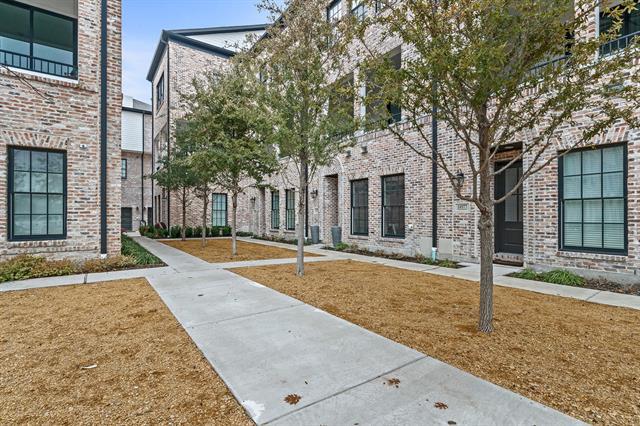 Building Photo - 14973 Oak St