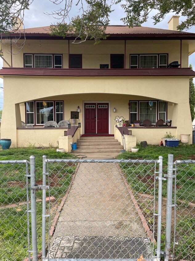 4 S 10th Ave Unit 1, Yakima, WA 98902 Apartments in Yakima, WA