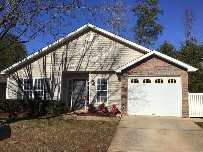Building Photo - 145 Cameron Way Cir