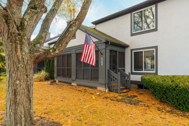 Foto del edificio - 6266 Hyland Dr