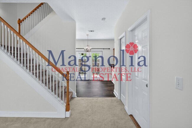 Foto del edificio - 255 Cypress Point Dr
