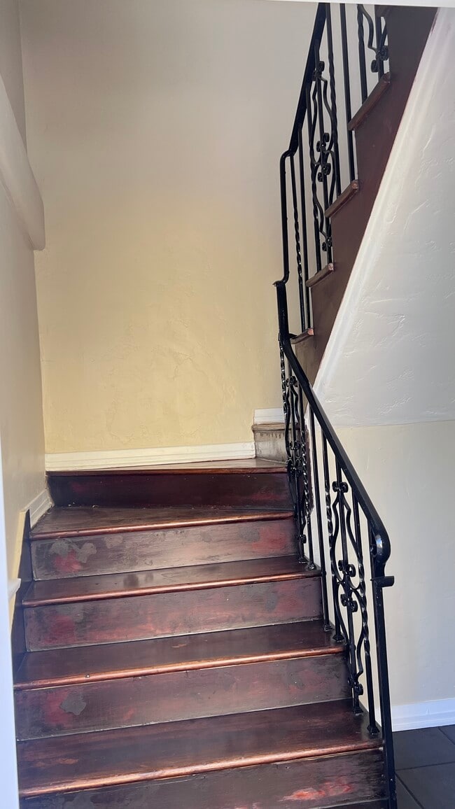 Foto del edificio - 3425 E 5th St
