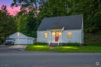 Building Photo - 110 Lake Iliff Rd