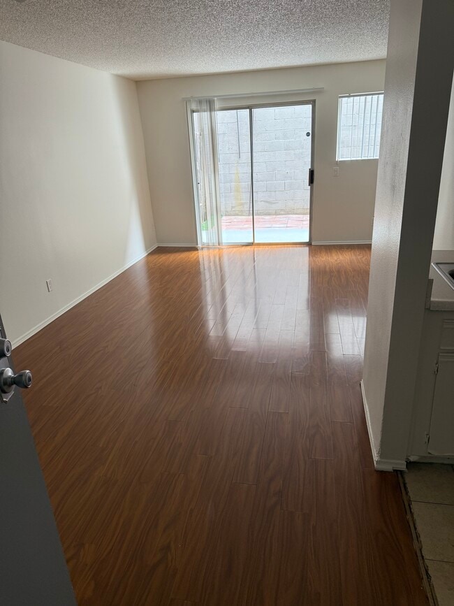 Building Photo - HSK