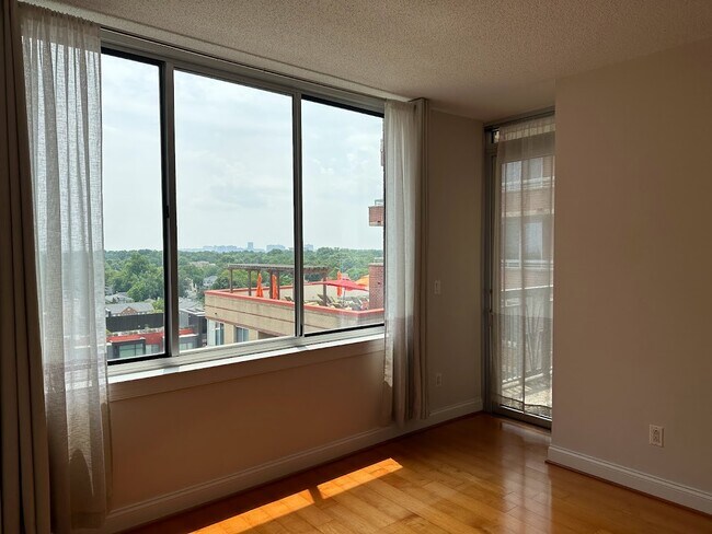 Foto del edificio - 1020 N Highland St