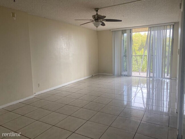 Building Photo - 2 br, 2 bath Condo - 3361 NW 47th Ter