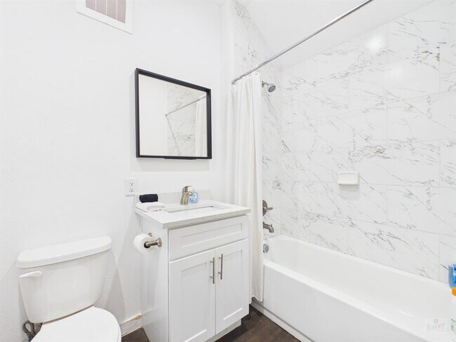 Foto del edificio - 1010 W 26th St