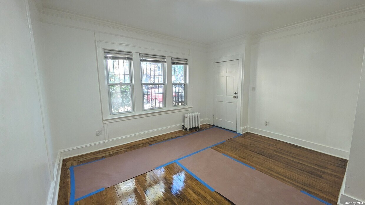 Primary Photo - 34-16 73rd St