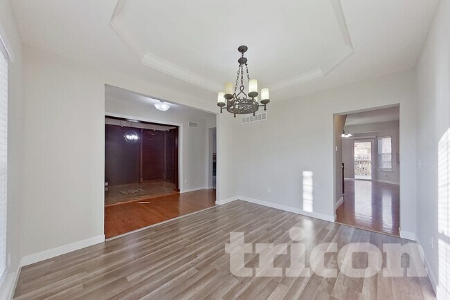 Building Photo - 742 Chancellorsville Dr