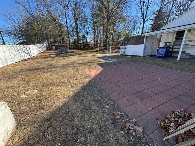 Building Photo - 261 Litchfield St