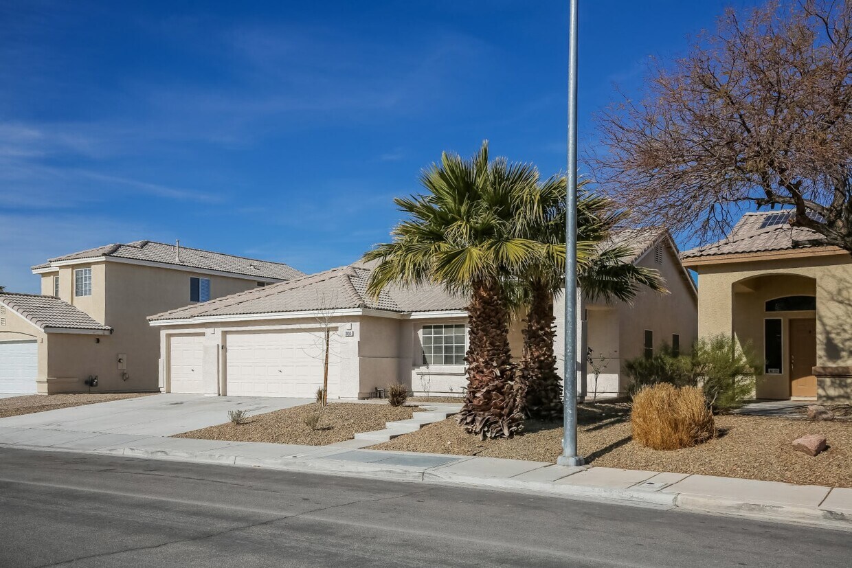 Foto principal - 3414 Fishers Landing Ave