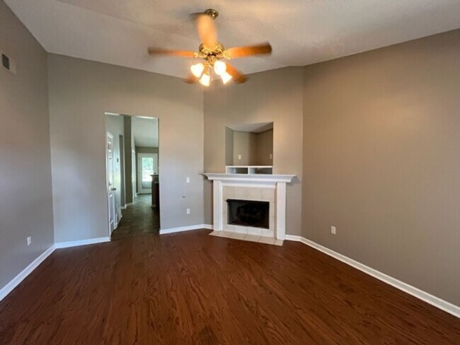 Foto del edificio - Renovated 2 Bedroom 2 Bath Home for Rent w...