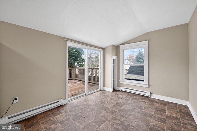 Building Photo - 38 N Scott St