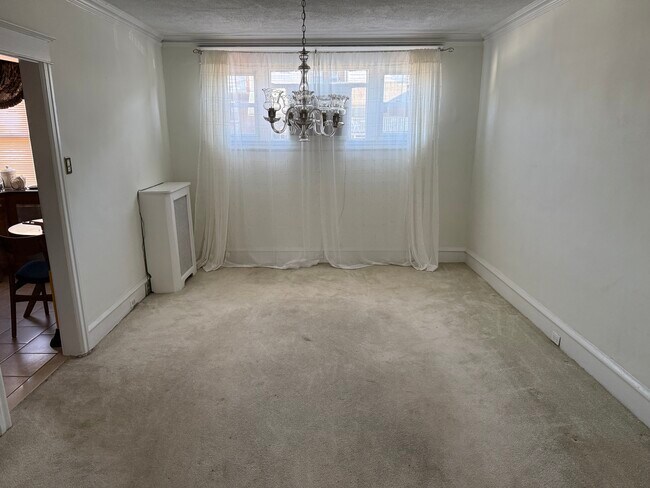 Foto del edificio - 5637 Wyndale Ave