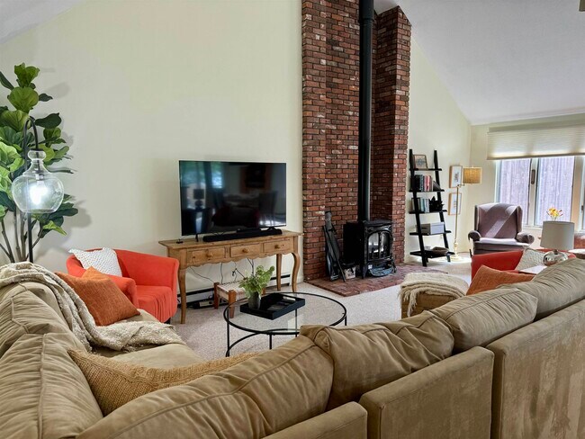 Foto del edificio - 27 Bay Tree Ln