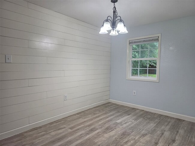 Building Photo - 209 Franlee St