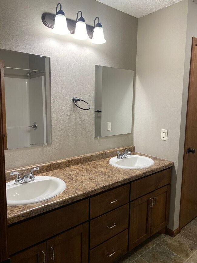 Foto del edificio - Spacious 2 Bedroom + Loft Townhouse in Sauk Rapids